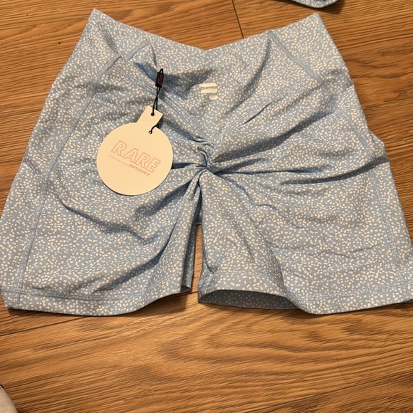 Rare collective speckled blue size medium halter sports bra and shorts set - Picture 5 of 7